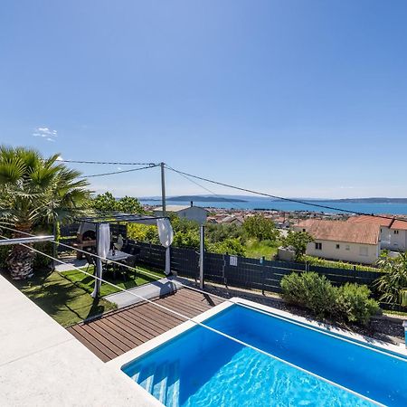Sun Castle Holiday House Babic Kaštel Stari Zewnętrze zdjęcie