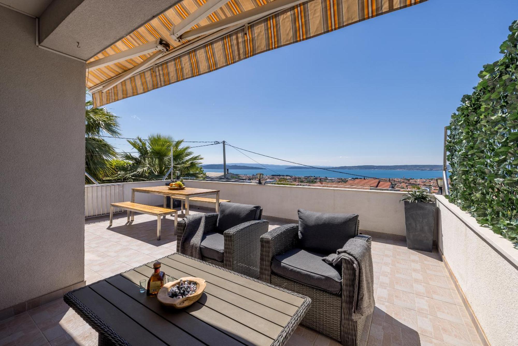 Sun Castle Holiday House Babic Kaštel Stari Zewnętrze zdjęcie