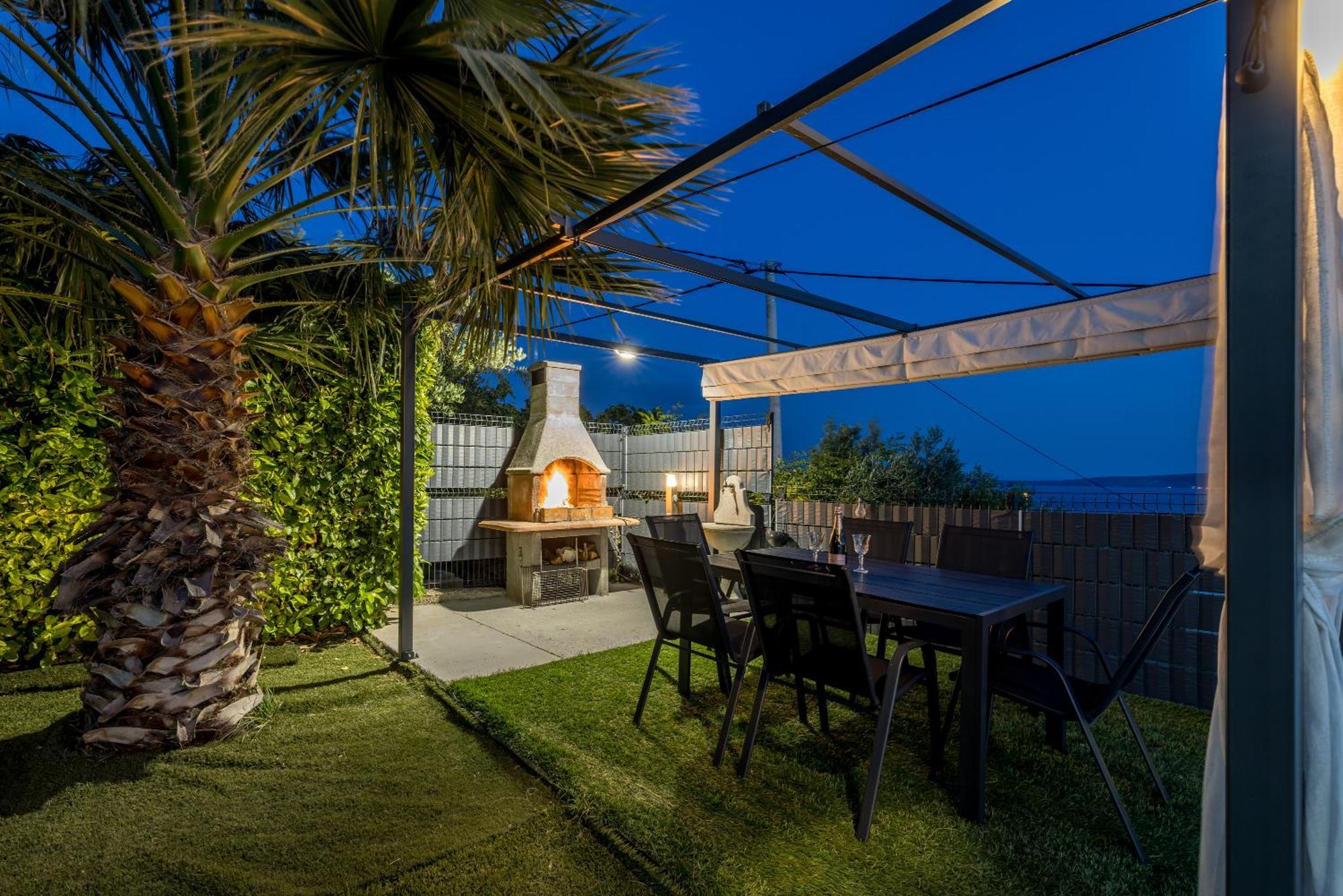 Sun Castle Holiday House Babic Kaštel Stari Zewnętrze zdjęcie