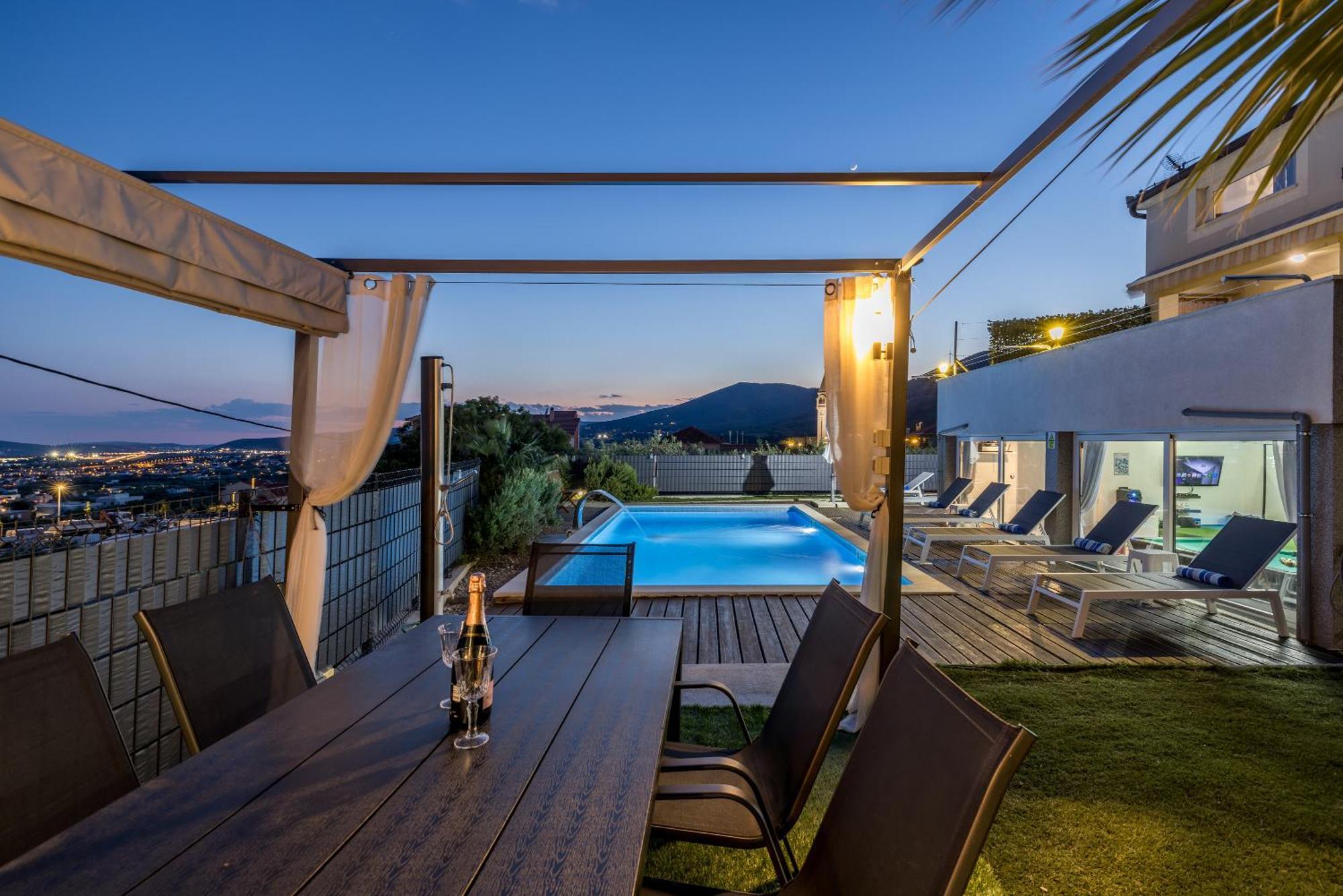 Sun Castle Holiday House Babic Kaštel Stari Zewnętrze zdjęcie