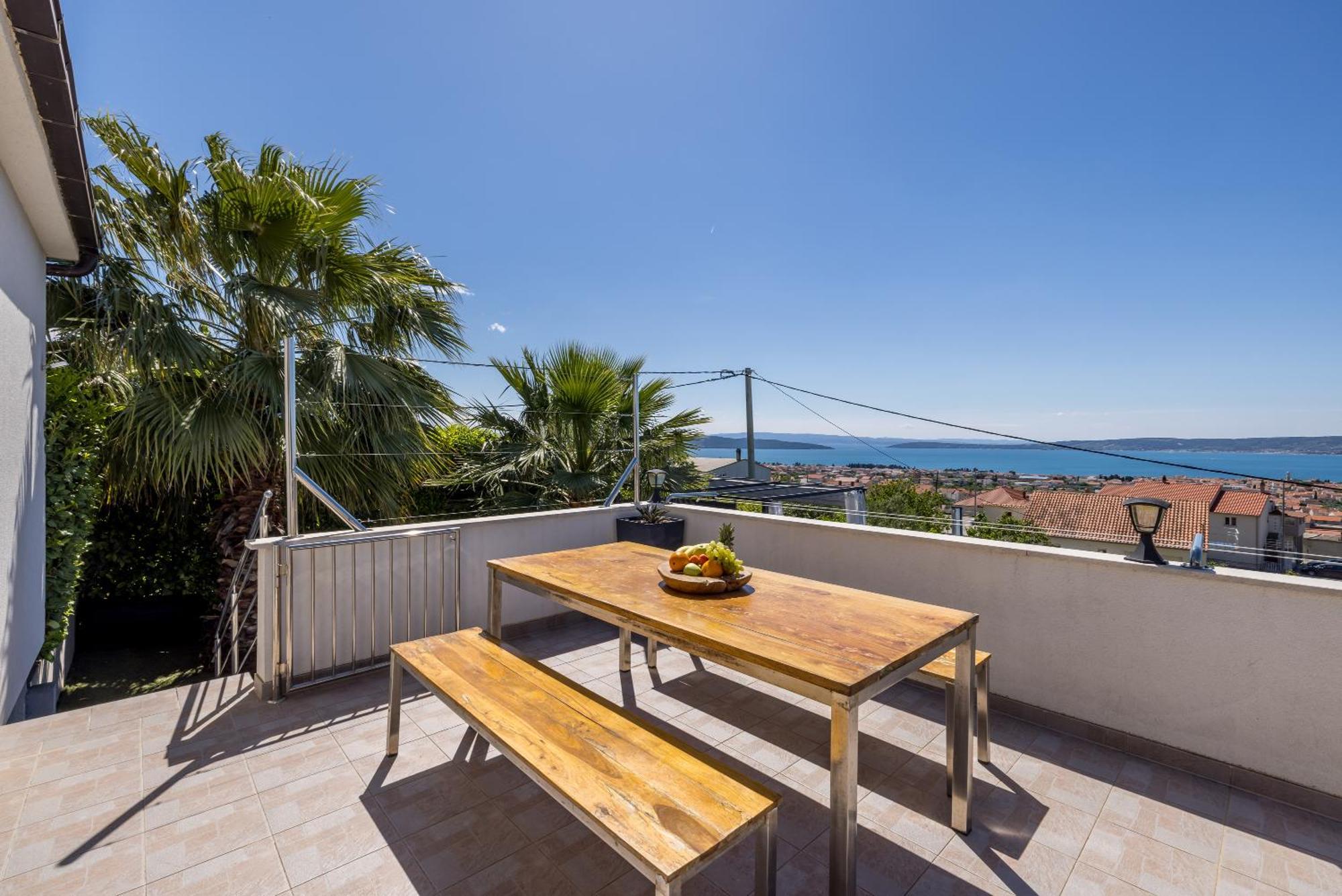 Sun Castle Holiday House Babic Kaštel Stari Zewnętrze zdjęcie