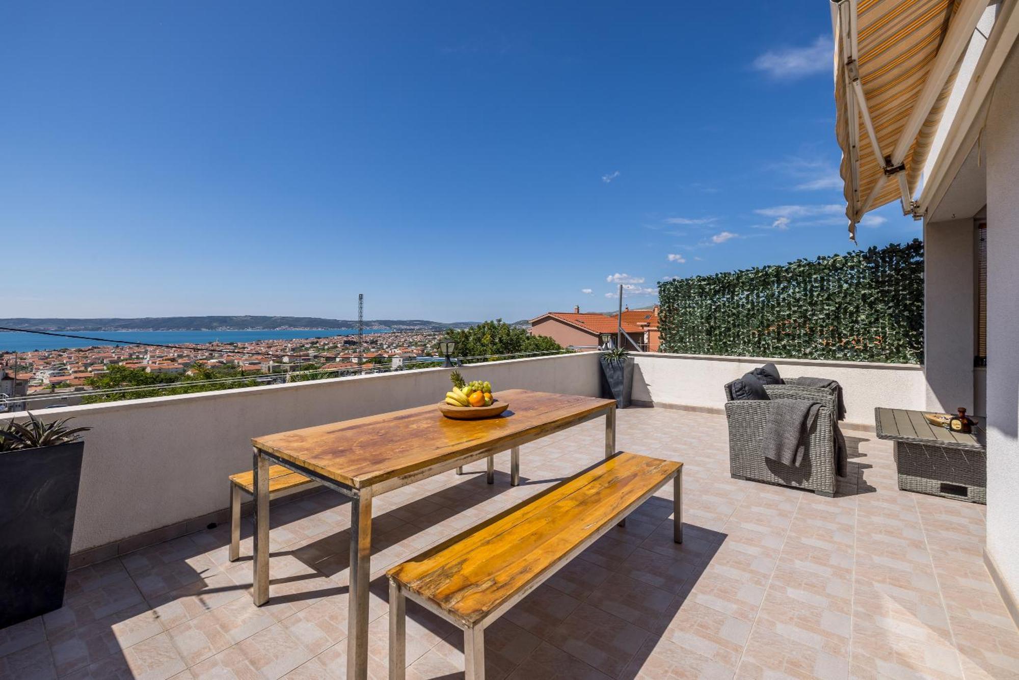 Sun Castle Holiday House Babic Kaštel Stari Zewnętrze zdjęcie